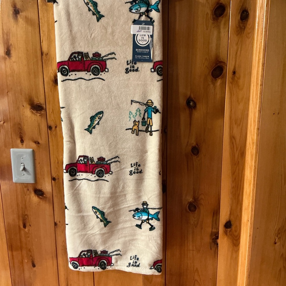 Life is Good Fishing Motif Fleece Throw Blanket - 350 gsm, 50x70”